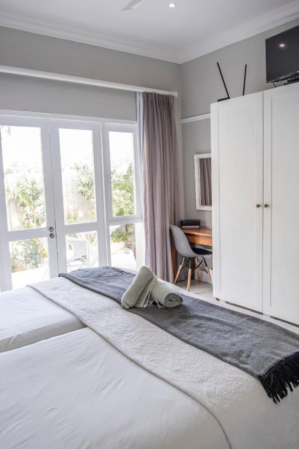 Conifer Beach House Port Elizabeth Exterior photo