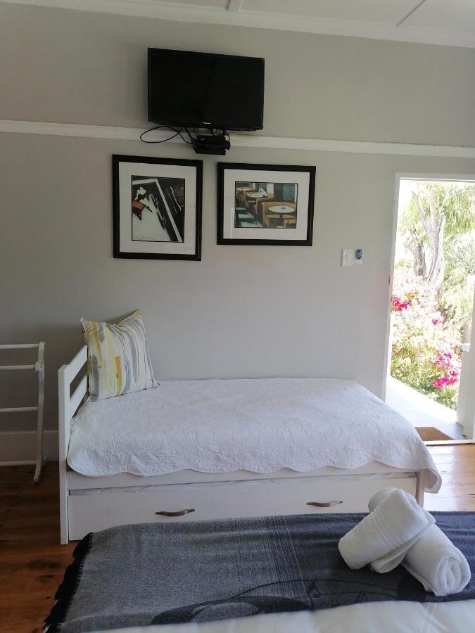 Conifer Beach House Port Elizabeth Exterior photo